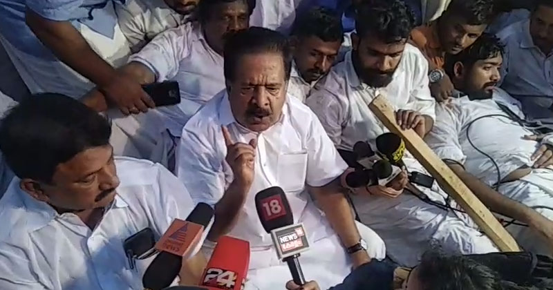 എസ്.എഫ്.ഐ ഗുണ്ടാ വിളയാട്ടം : കോണ്‍ഗ്രസ് ഇന്ന് സംസ്ഥാന വ്യാപകമായി പ്രതിഷേധ പ്രകടനങ്ങള്‍ നടത്തും