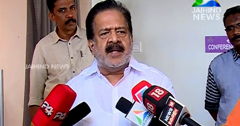 കേരളത്തിന് അത്യാവശ്യം ഹെലികോപ്റ്ററുകളല്ല : മുഖ്യമന്ത്രിക്കെതിരെ രൂക്ഷ വിമർശനവുമായി രമേശ് ചെന്നിത്തല
