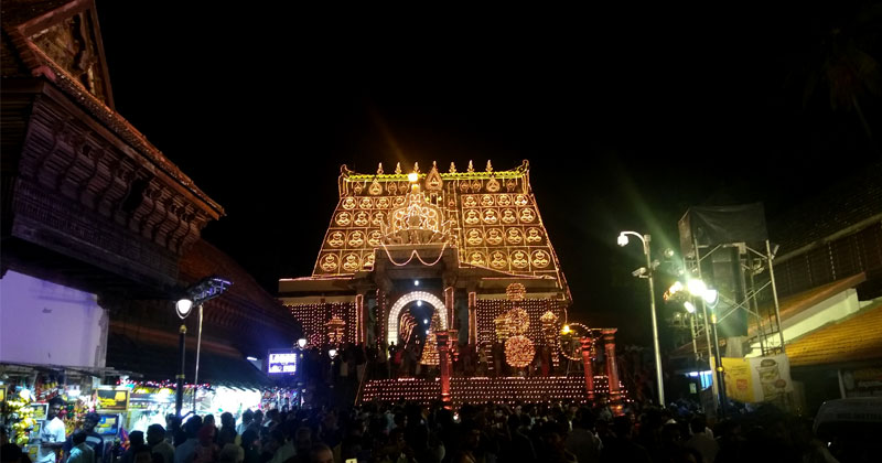 ലക്ഷം ദീപങ്ങള്‍ മിഴി തുറക്കും... ശ്രീ പത്മനാഭ സ്വാമി ക്ഷേത്രത്തിലെ ലക്ഷദീപം ഇന്ന് ; നഗരത്തില്‍ ഗതാഗത നിയന്ത്രണം