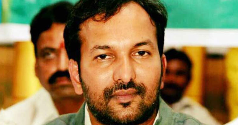 'സി.പി.എം കളമശേരി ഏരിയാ സെക്രട്ടറി ഭരണഘടനാ അതീത സ്ഥാപനമാണോ ?'; ലോക്ഡൗൺ വിലക്ക് ലംഘിച്ച സക്കീര്‍ ഹുസൈനെതിരെ പി.സി വിഷ്ണുനാഥ്