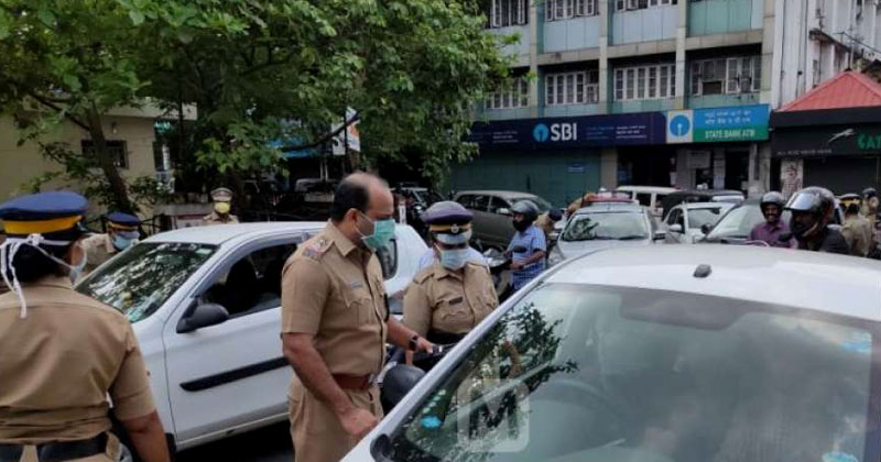 ലോക്ക്ഡൗൺ: സ്വകാര്യ വാഹനങ്ങളില്‍ യാത്രചെയ്യുന്നവര്‍ സത്യവാങ്മൂലം നല്‍കണം; മാതൃക ഡൗൺലോഡ് ചെയ്യാം