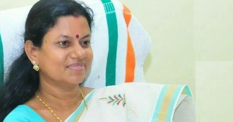 കമ്മ്യൂണിറ്റി കിച്ചനുകൾ കമ്മ്യൂണിസ്റ്റ് കിച്ചനുകൾ ആക്കുന്നു, വില കുറഞ്ഞ രാഷ്ടീയ നീക്കം അവസാനിപ്പിക്കണം: ബിന്ദു കൃഷ്ണ