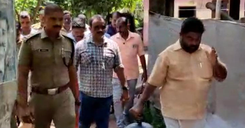 വ്യാജമദ്യ നിർമ്മാണം :  ബിജെപി ജില്ലാ നേതാവ് അടക്കം മൂന്ന്  പേർ അറസ്റ്റില്‍