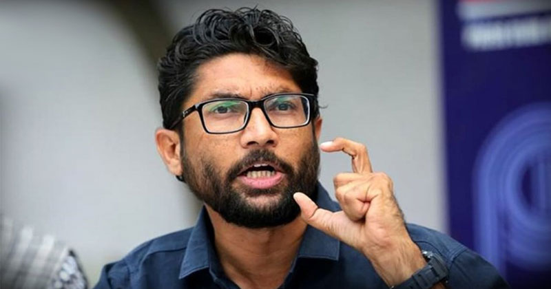 'പ്രധാനമന്ത്രിയുടെ ദുരിതാശ്വാസനിധിയിലെ പണം എവിടേക്കാണ് പോകുന്നത്? ആരോഗ്യപ്രവര്‍ത്തകര്‍ക്ക് സുരക്ഷാ ഉപകരണങ്ങള്‍ പോലും നല്‍കുന്നില്ല' : ജിഗ്നേഷ് മേവാനി