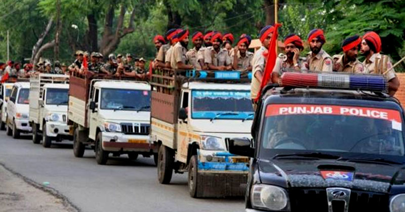 കർഫ്യൂ പാസ് ചോദിച്ചതിന് പൊലീസുദ്യോഗസ്ഥന്‍റെ കൈ വെട്ടിമാറ്റി