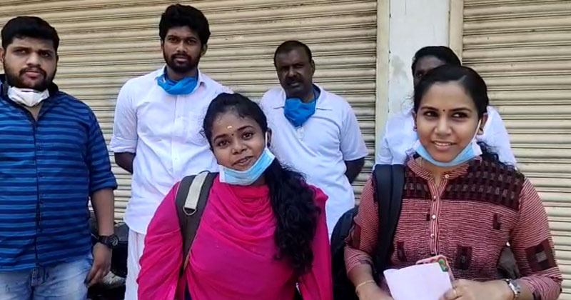 ലോക്ക് ഡൗണ്‍ : ഷാഫി പറമ്പിൽ എംഎൽഎയുടെ സഹായമെത്തി; തൊടുപുഴയില്‍ കുടുങ്ങിയ  യുവതികള്‍ സുരക്ഷിതരായി വീട്ടിലെത്തി