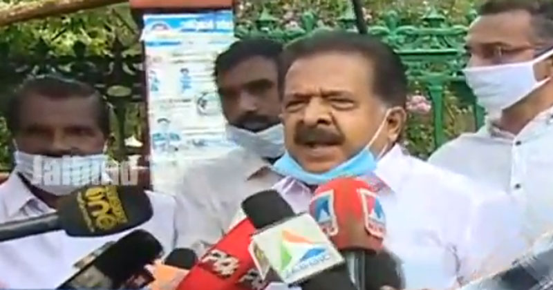 പമ്പ ത്രിവേണി മണൽ കടത്ത് കൊവിഡിന്‍റെ മറവില്‍ നടന്ന മൂന്നാമത്തെ കൊള്ള, മുഖ്യമന്ത്രിയുടെ പ്രതികരണം കാര്യങ്ങള്‍ മനസിലാക്കാതെ:  രമേശ് ചെന്നിത്തല