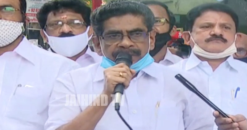 ഓണ്‍ലൈന്‍ ക്ലാസുകള്‍ സര്‍ക്കാര്‍ ആരംഭിച്ചത് വേണ്ടത്ര മുന്നൊരുക്കങ്ങളില്ലാതെ,  ദേവിക ഈ നടപടിയുടെ രക്തസാക്ഷി: മുല്ലപ്പള്ളി രാമചന്ദ്രന്‍