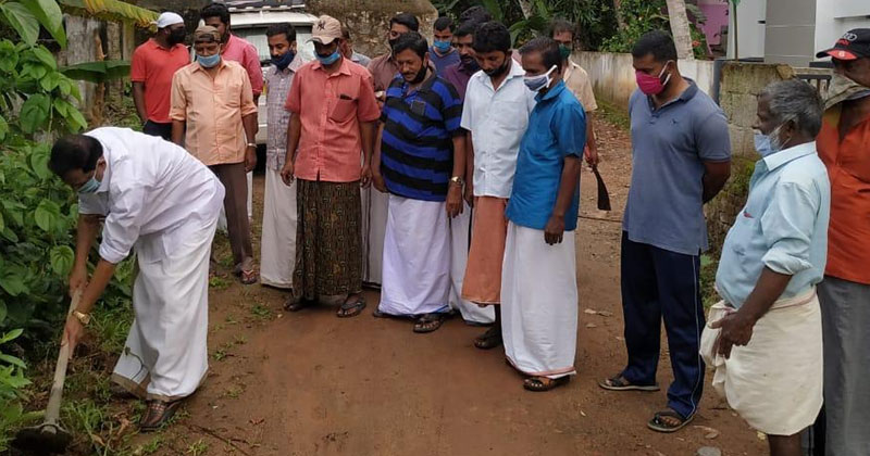 മേലാംകോട് വാർഡ് കോൺഗ്രസ്‌ കമ്മിറ്റിയുടെ നേതൃത്വത്തിൽ മധുപാലം ബണ്ട് റോഡ് ശുചീകരണം