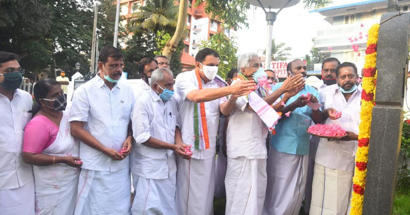 ചൈന വിശ്വസിക്കാൻ കൊള്ളാത്ത അയൽക്കാരൻ; അതിർത്തിയിൽ വീരമൃത്യുവരിച്ച ജവാന്മാരെ ഓർത്ത് രാജ്യം അഭിമാനിക്കുന്നുവെന്ന് ഉമ്മൻ ചാണ്ടി