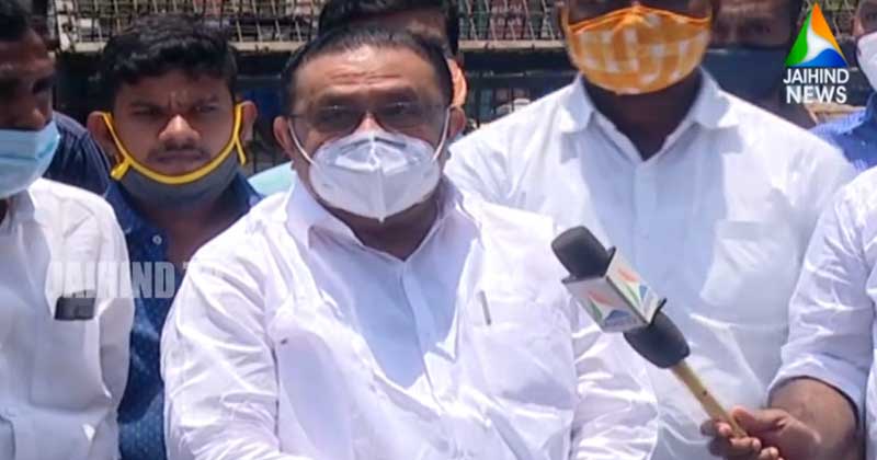'സെക്രട്ടേറിയറ്റ് തീകത്തിച്ചത് രേഖകള്‍ നല്‍കാതിരിക്കാന്‍'; ജനകീയ സമരങ്ങളെ മർദിച്ച് ഒതുക്കാമെന്ന് കരുതേണ്ടെന്ന് എം.എം ഹസന്‍ ;  യൂത്ത് കോണ്‍ഗ്രസ് പൊലീസ് സ്റ്റേഷന്‍ മാർച്ച് സംഘടിപ്പിച്ചു | Video