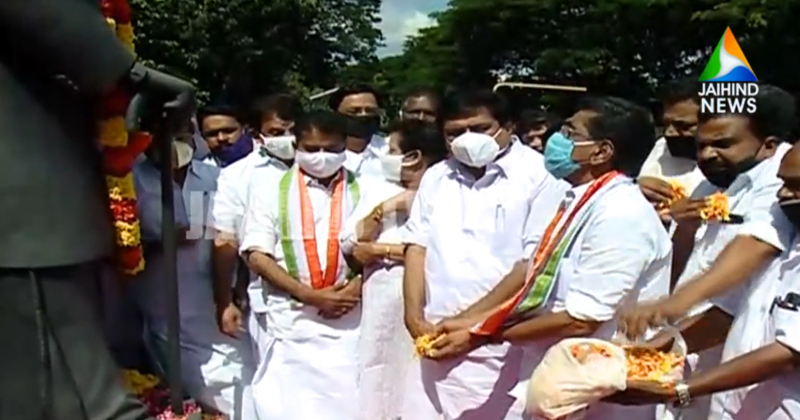 വില്ലുവണ്ടിയാത്ര വീണ്ടും നടത്താന്‍ സമയമായെന്ന് മുല്ലപ്പള്ളി രാമചന്ദ്രന്‍ ; അയ്യന്‍കാളി ജന്മദിനം സമുചിതമായി ആഘോഷിച്ചു