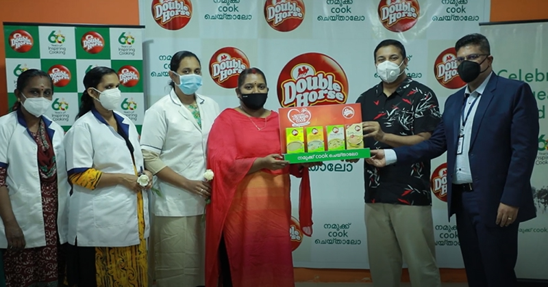 നഴ്സുമാരെ ആദരിച്ച് പ്രമുഖ ഭക്ഷ്യോത്പന്ന ബ്രാന്‍ഡായ ഡബിള്‍ ഹോഴ്സ്