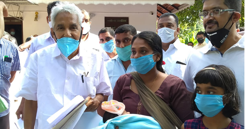 കുഞ്ഞോമനയുടെ ജീവന്‍ കാത്ത കരുതല്‍; ഉമ്മന്‍ ചാണ്ടിക്ക് നന്ദി പറഞ്ഞ് മാതാപിതാക്കള്‍