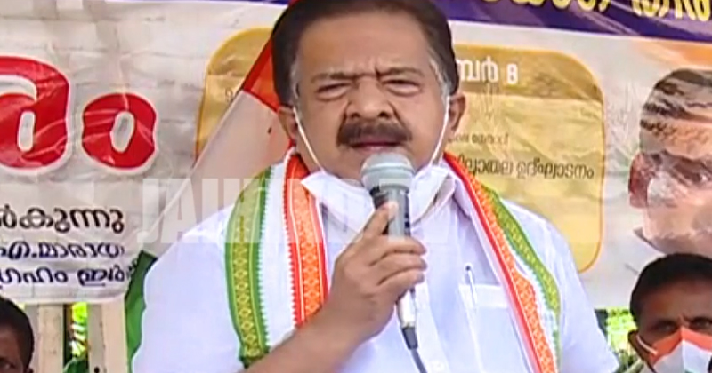 ഭൂപതിവ് നിയമത്തില്‍ മാറ്റം വരുത്താന്‍ തയ്യാറാകണം ; സർക്കാരിനോട് രമേശ് ചെന്നിത്തല