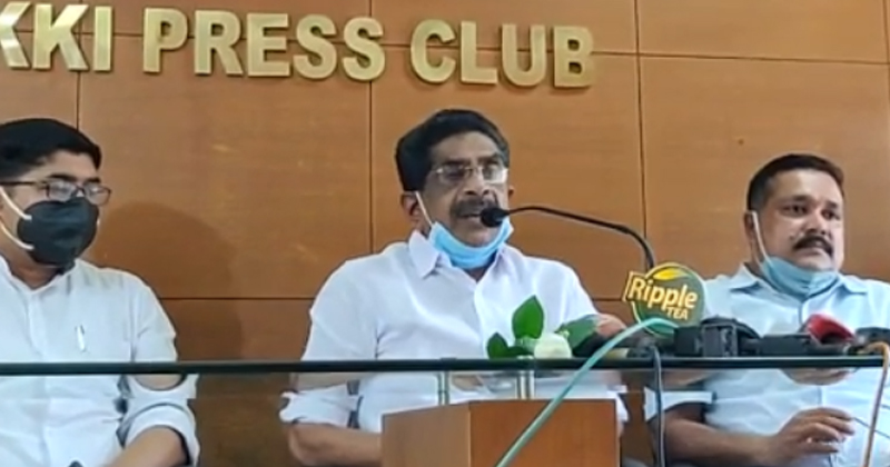 സിപിഎമ്മിന് സ്വത്വ പ്രതിസന്ധി ; പാർട്ടി ചിഹ്നം വെറുക്കപ്പെട്ട ചിഹ്നമായി മാറി : മുല്ലപ്പള്ളി രാമചന്ദ്രൻ