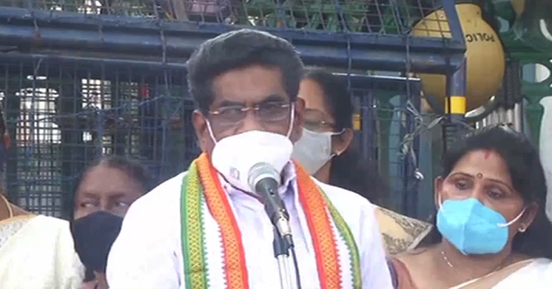 സംസ്ഥാനത്ത് ഭരണസ്തംഭനം, സെക്രട്ടേറിയറ്റില്‍ ഫയലുകള്‍ കുന്നുകൂടുന്നു: മുല്ലപ്പള്ളി രാമചന്ദ്രന്‍
