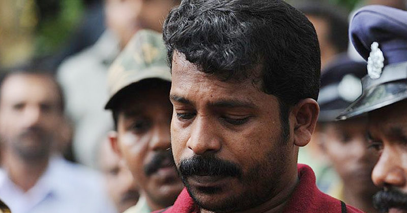 കൊടി സുനിക്ക് ജയിലില്‍ സുഖവാസം; സെല്ലില്‍ നിന്ന് മൊബൈല്‍ ഫോണും കഞ്ചാവും ഉള്‍പ്പെടെ കണ്ടെടുത്തു