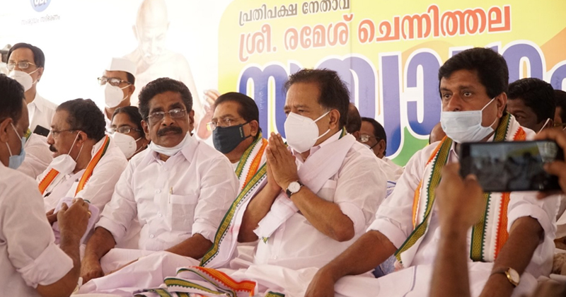 പ്രതിഷേധ തിരയില്‍ മുങ്ങി പിണറായി സർക്കാർ ; ശക്തമായ താക്കീതായി രമേശ് ചെന്നിത്തലയുടെ ഉപവാസം