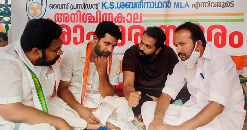 ചെറുപ്പക്കാർ റോഡിൽ പട്ടിണികിടന്നിട്ടും കാണാത്ത അനീതി ;  യൂത്ത് കോണ്‍ഗ്രസ് സമരത്തിന് പിന്തുണയുമായി അരുണ്‍ ഗോപി