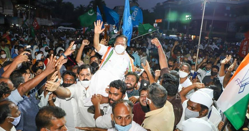 ജനഹൃദയങ്ങള്‍ കീഴടക്കി ഐശ്വര്യ കേരള യാത്ര ; കേരള രാഷ്ട്രീയം യു.ഡി.എഫിന്‍റെ വഴിയേ, എൽ.ഡി.എഫിന്‍റെ അടിത്തറ ഇളകുന്നു
