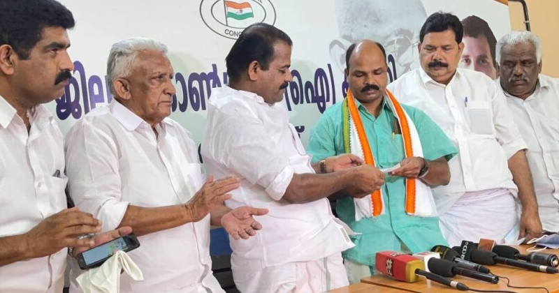 വയനാട്ടില്‍ സിപിഎമ്മില്‍ രാജി ; ഏരിയ കമ്മിറ്റി അംഗം കോണ്‍ഗ്രസില്‍