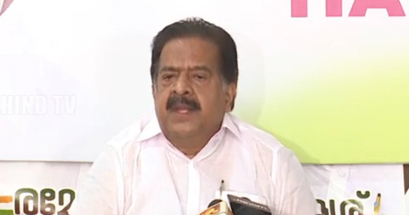 സിപിഎം ബോധപൂർവ്വം വ്യാജവോട്ടർമാരെ തിരുകിക്കയറ്റി ; ഇടത് അനുകൂല സർവ്വീസ് സംഘടനകള്‍ ഒത്തുകളിക്കുന്നു : രമേശ് ചെന്നിത്തല