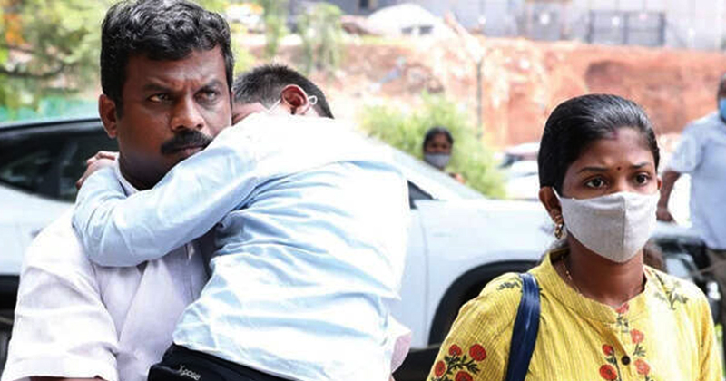 മകന്‍റെ ചികിത്സയ്ക്കായി  ആശുപത്രിയില്‍ ; പ്രചാരണത്തിന് അവധി നല്‍കി അടൂരിലെ യുഡിഎഫ്  സ്ഥാനാര്‍ത്ഥി ; നൊമ്പരക്കാഴ്ച