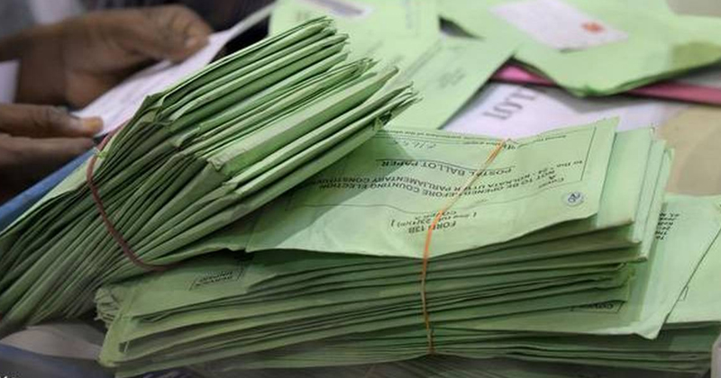 തപാൽ വോട്ടുകളുടെ യഥാർത്ഥ വിവരം കൈമാറണം ; തെരഞ്ഞെടുപ്പ് കമ്മീഷന് യുഡിഎഫ് സ്ഥാനാർത്ഥികളുടെ പരാതി