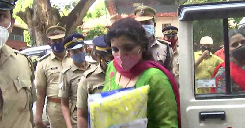 സരിതയ്ക്ക് കുരുക്ക് മുറുകുന്നു  ; തൊഴിൽ തട്ടിപ്പ് കേസിലും അറസ്റ്റിന് നീക്കം