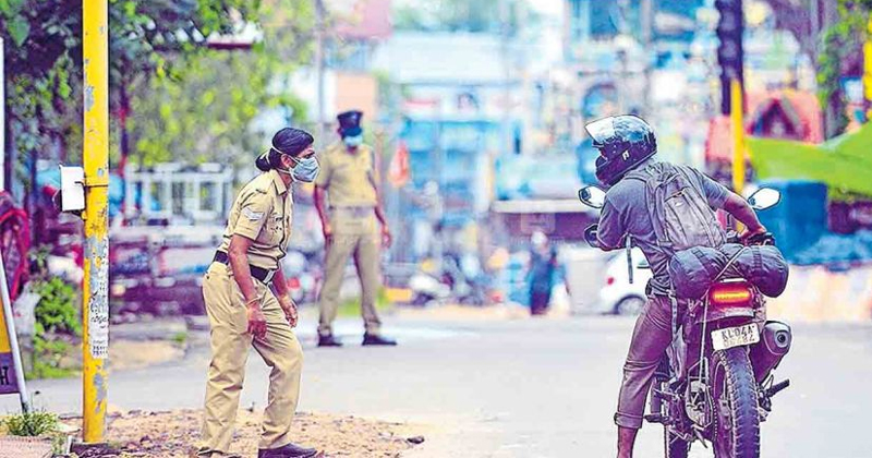 സംസ്ഥാനത്ത് വാക്സിനേഷന്‍ വേഗത്തിലാക്കണം; കടുത്ത നിയന്ത്രണങ്ങള്‍ ആവശ്യമില്ലെന്ന് വിദഗ്ധരുടെ യോഗം