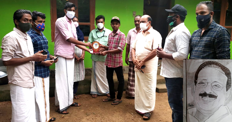 കെ സുധാകരന്‍റെ ചിത്രം വരച്ച് ഒമ്പതാം ക്ലാസുകാരന്‍;  അഭിനന്ദിച്ച് യൂത്ത് കോണ്‍ഗ്രസ്, സമ്മാനമായി ചിത്രരചനാ കിറ്റ്