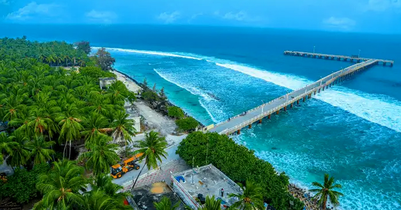 ലക്ഷദ്വീപില്‍ ഉടമകളെ അറിയിക്കാതെ ഭൂമി ഏറ്റെടുക്കല്‍; കൊടി നാട്ടി റവന്യു വകുപ്പ്, എന്തിനെന്നറിയാതെ ദ്വീപ് നിവാസികള്‍