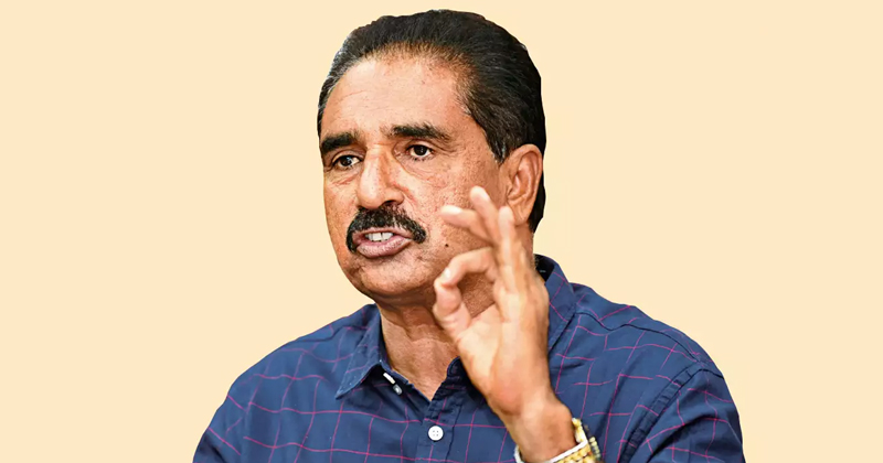 'ഗഡ്കരിയെ സത്കരിച്ച പിണറായി ജയരാജനെ എങ്ങനെ കുറ്റം പറയും? സ്വർണ്ണക്കടത്തില്‍ ഉള്‍പ്പെടെ ഡീല്‍ നടന്നു': മുഖ്യമന്ത്രിക്കെതിരെ എന്‍.കെ. പ്രേമചന്ദ്രൻ