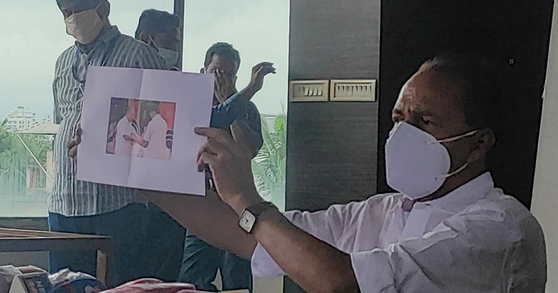 'ഉത്തരവാദിത്വത്തില്‍ നിന്ന് പിണറായിക്ക് ഒഴിയാനാവില്ല, കര്‍ഷകരെ മറയാക്കി രക്ഷപ്പെടാന്‍ ശ്രമം' : റോജി അഗസ്റ്റിനൊപ്പം മുഖ്യമന്ത്രി നില്‍ക്കുന്ന ചിത്രം പുറത്തുവിട്ട് പി.ടി തോമസ്
