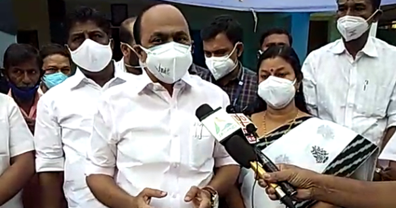 'സ്ത്രീധന പീഡനക്കാരെ തുറന്നുകാട്ടണം, കൂടുതല്‍ കരുത്തരാകണം' : പ്രതിപക്ഷ നേതാവ് വിസ്മയയുടെ വീട് സന്ദര്‍ശിച്ചു