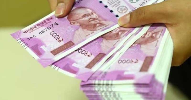 സി പി എം പ്രവർത്തകയായ ഏജന്‍റ് നൂറിലധികം പേരുടെ പണം തട്ടിയെടുത്തെന്ന് പരാതി