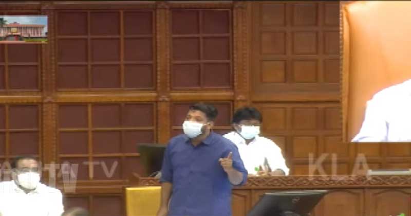 'കരുവന്നൂർ ബാങ്ക് തട്ടിപ്പ് സിപിഎം നേതൃത്വത്തിന്‍റെ അറിവോടെ': കേരളം കണ്ട ഏറ്റവും വലിയ തട്ടിപ്പെന്ന് ഷാഫി പറമ്പില്‍