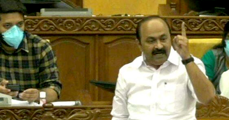 'പിണറായിക്ക് ഭയം; ലോകായുക്തയുടെ പല്ലും നഖവും പറിച്ചത് മുഖ്യമന്ത്രിക്കെതിരായ കേസുകള്‍ വരുന്നതിനാല്‍': പ്രതിപക്ഷ നേതാവ്
