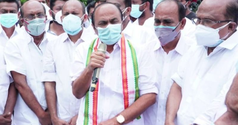 കേന്ദ്രം ജനങ്ങളെ ദ്രോഹിക്കുമ്പോൾ സംസ്ഥാന സർക്കാർ സന്തോഷിക്കുന്നു ; ഇന്ധന സബ്സിഡി നൽകണമെന്ന് വി.ഡി. സതീശൻ