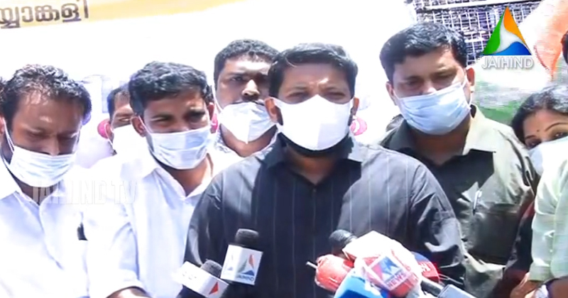 സംസ്ഥാനത്ത് അപ്രഖ്യാപിത നിയമനനിരോധനം ; പിൻവാതിൽ നിയമനത്തിന് സർക്കാർ അവസരമൊരുക്കുന്നു : ഷാഫി പറമ്പിൽ