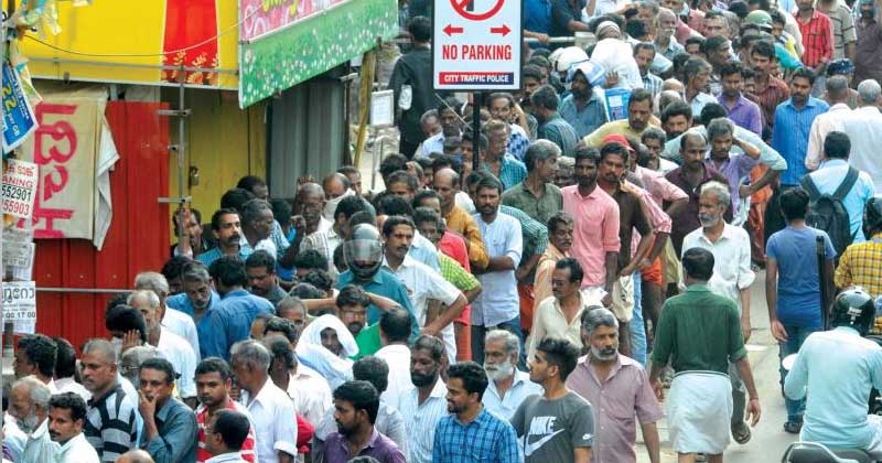 ബസ് സ്റ്റാന്‍ഡിലും മദ്യശാല തുറക്കാന്‍ സർക്കാർ