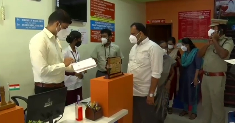 കൊവിഡ് മാനദണ്ഡങ്ങള്‍ ലംഘിച്ച് പരിശോധന; ഇടപ്പള്ളിയിലെ ലാബ് പൂട്ടിച്ചു
