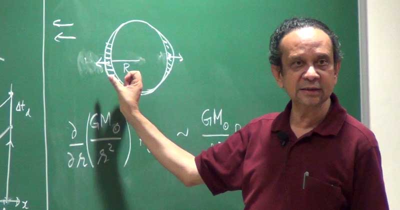 പ്രശസ്ത മലയാളി ഭൗതികശാസ്ത്രജ്ഞന്‍ പ്രൊഫ. താണു പത്മനാഭന്‍ അന്തരിച്ചു