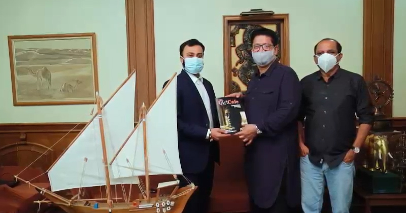 'ഉരു' : വേള്‍ഡ് ആര്‍ട്ട് കഫേയുടെ ഇംഗ്ലീഷ് മാഗസിന്‍ പ്രകാശനം ചെയ്തു