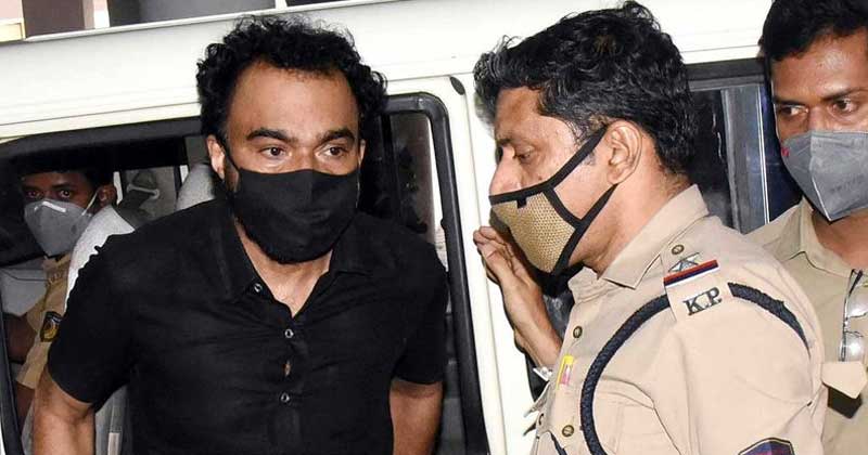 ജോലിക്കാരിയുടെ മകളെ പീഡിപ്പിച്ചു; മോന്‍സനെതിരെ പോക്സോ കേസ്