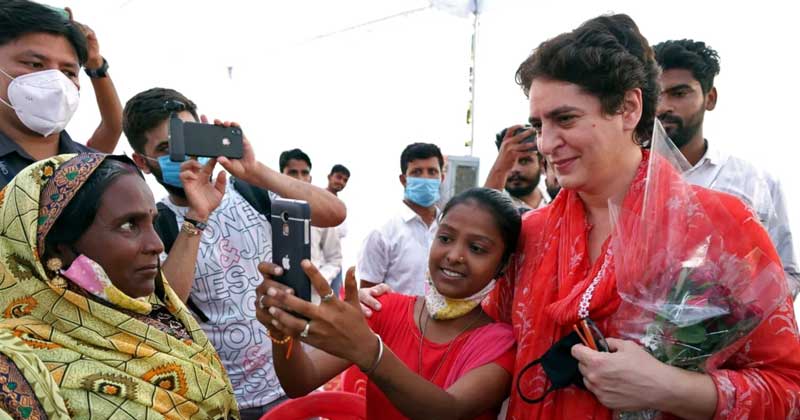 സ്കൂട്ടർ മാത്രമല്ല, യുപിയില്‍ 10 ലക്ഷം വരെ സൗജന്യ ചികിത്സയും പ്രഖ്യാപിച്ച് കോണ്‍ഗ്രസ്