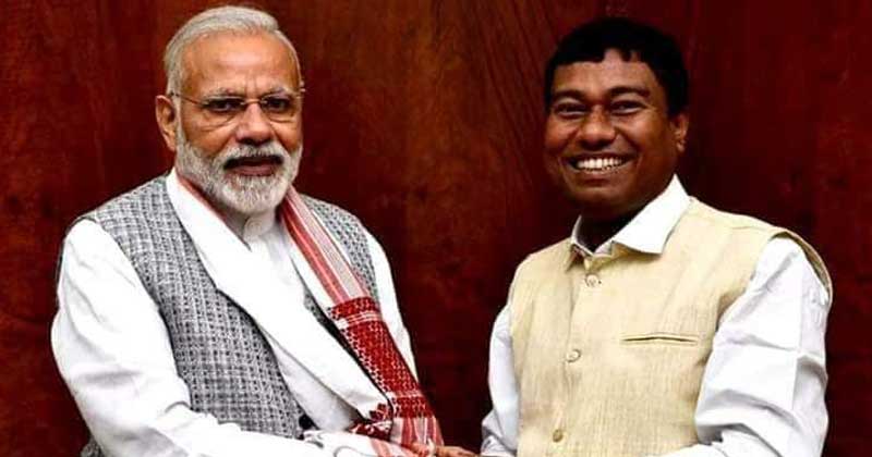 'സൌജന്യമായി വാക്സിനെടുത്തില്ലേ ? നിങ്ങൾ പണമടക്കുന്നില്ലല്ലോ? അതിനാണ്​ ഇന്ധന വില കൂട്ടുന്നത് ' : കേന്ദ്ര പെട്രോളിയം സഹമന്ത്രി