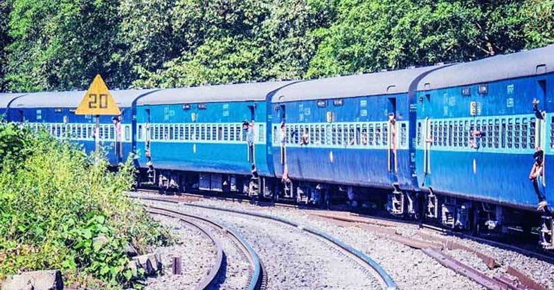 ട്രെയിനില്‍ സ്ത്രീയെ കൂട്ടബലാത്സംഗം ചെയ്തു; യാത്രക്കാരെ കൊള്ളയടിച്ച് ആയുധധാരികള്‍; നാല് പേർ പിടിയില്‍
