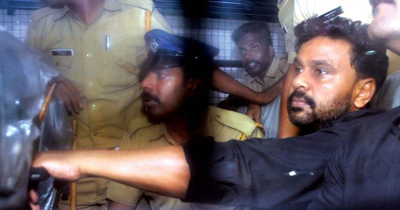 ദിലീപിനെ പൂട്ടാന്‍ അന്വേഷണസംഘം; ഒരേ സമയം മൂന്നിടങ്ങളില്‍ റെയ്ഡ്; ഡിജിറ്റല്‍ ഉപകരണങ്ങള്‍ പിടിച്ചെടുത്തു
